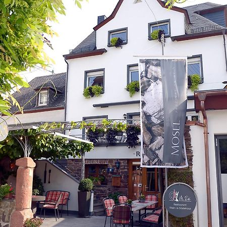 Wein- Und Gaestehaus M. Bai Mesenich Bagian luar foto